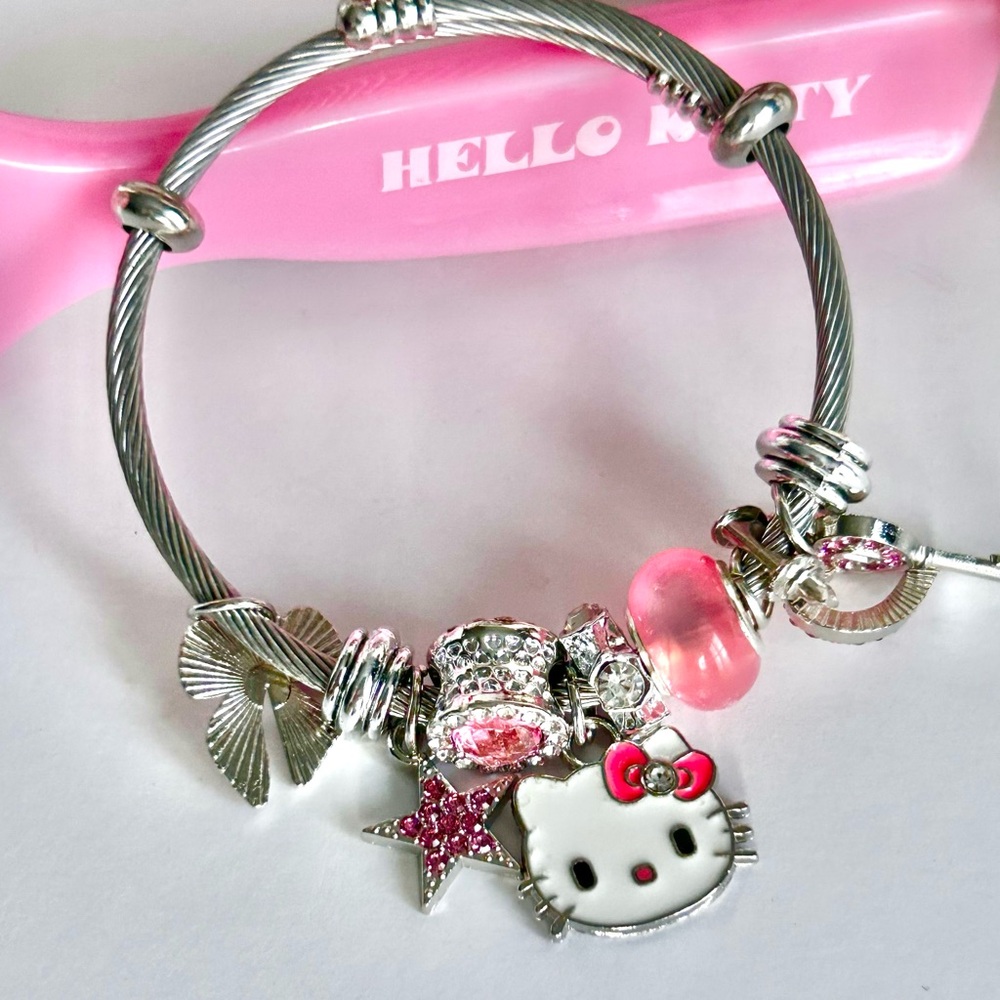 💖(HK310) Hello Kitty 7-Piece Adorable Glam Bundle! - Picture 13 of 15
